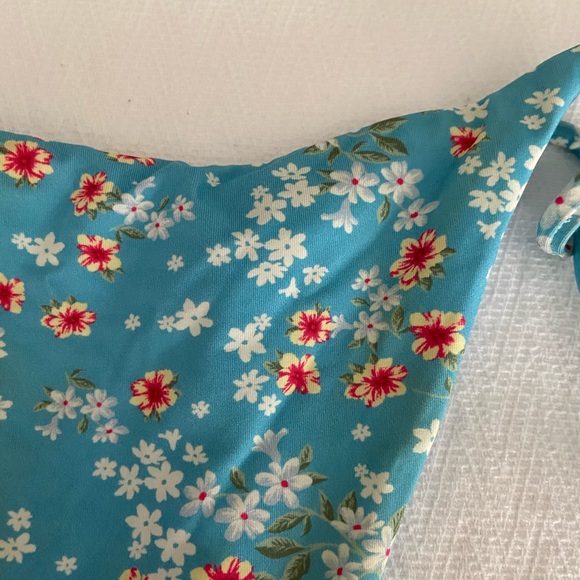 Frankie’s bikini set - Picture 6 of 8